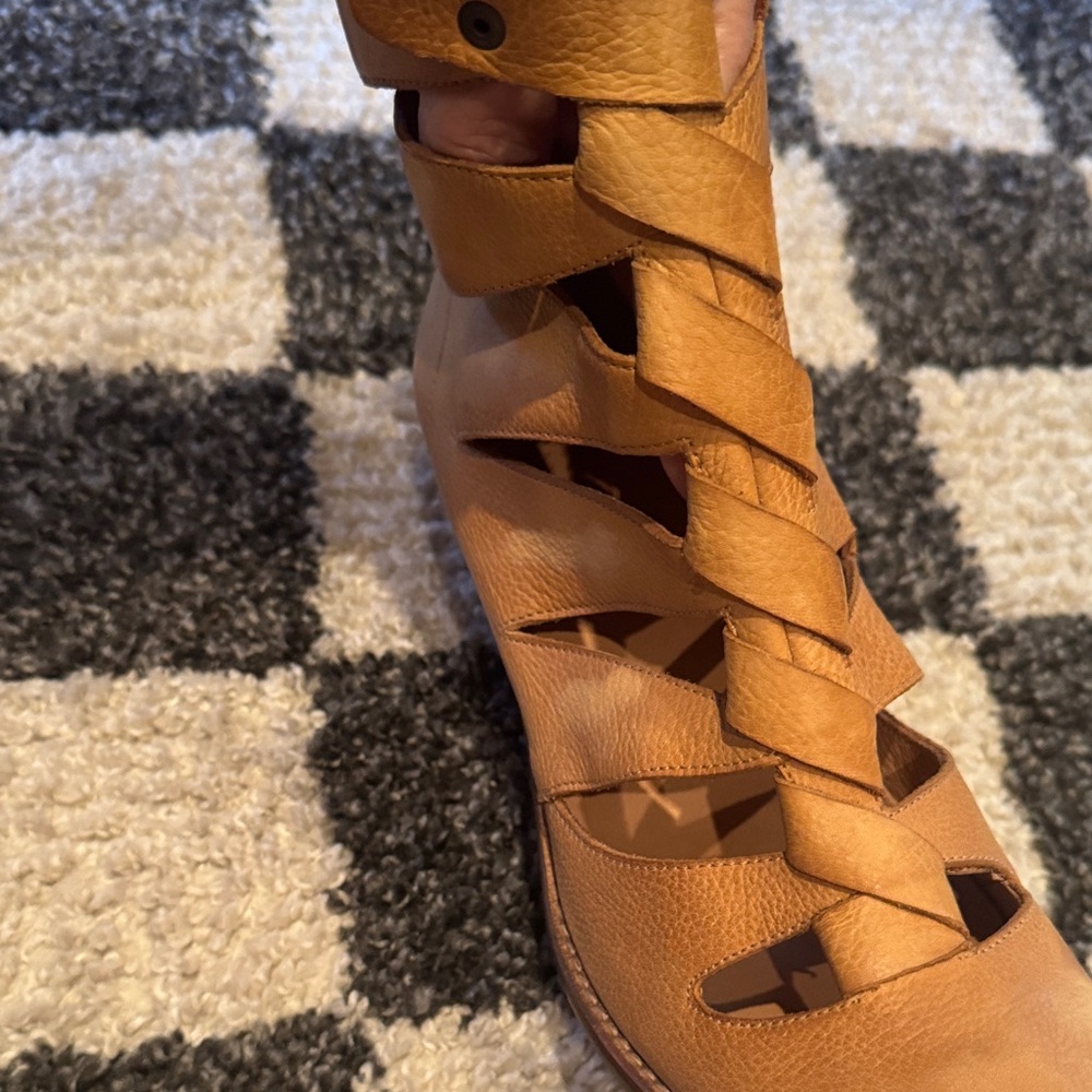 Veracruz classy shoes for summer concert with shorts or dress . - Picture 6 of 6